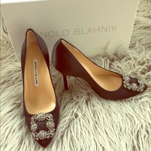 MANOLO BLAHNIK
Hangisi 105mm Satin Pump
